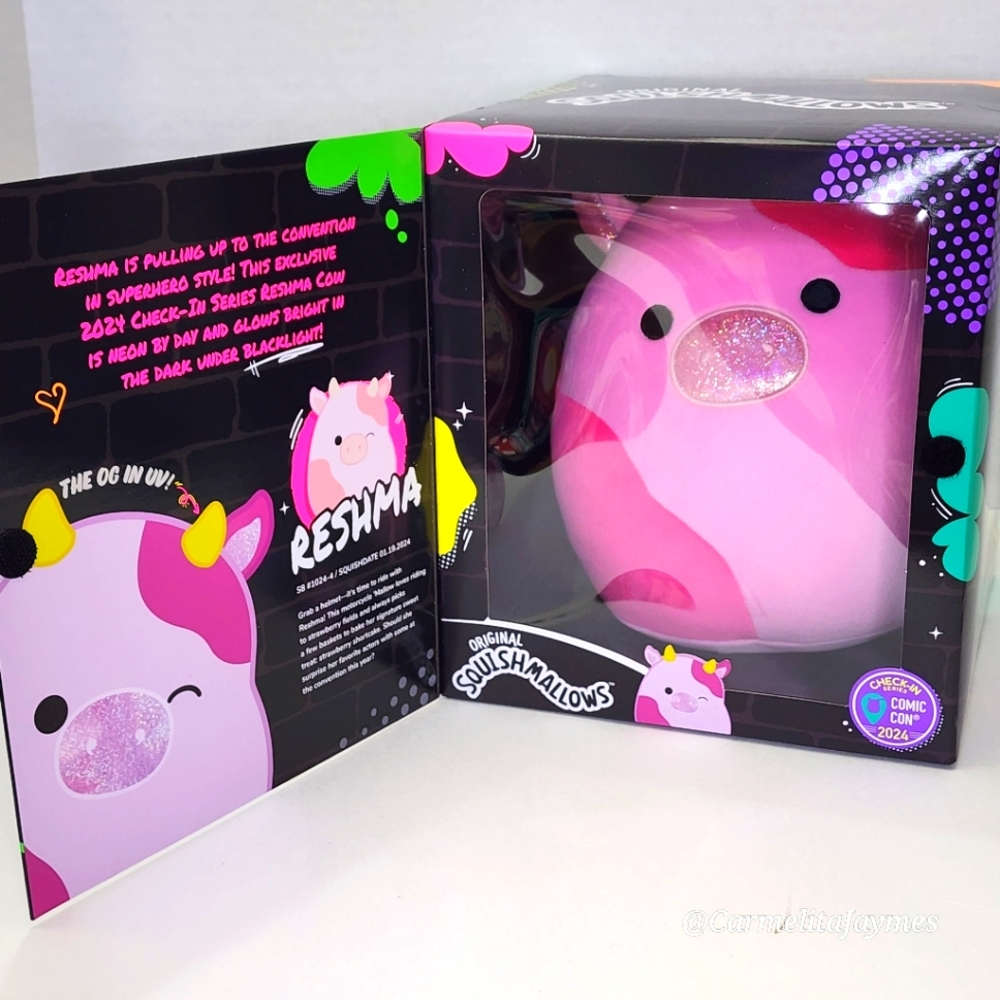 RESHMA 💡🐮 SDCC Blacklight Pink Cow Collectors Box Set 1 in 500 w light NIB